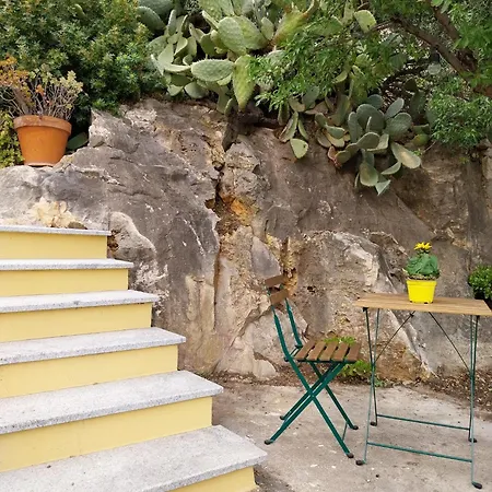 Апартаменты Domus Deledda